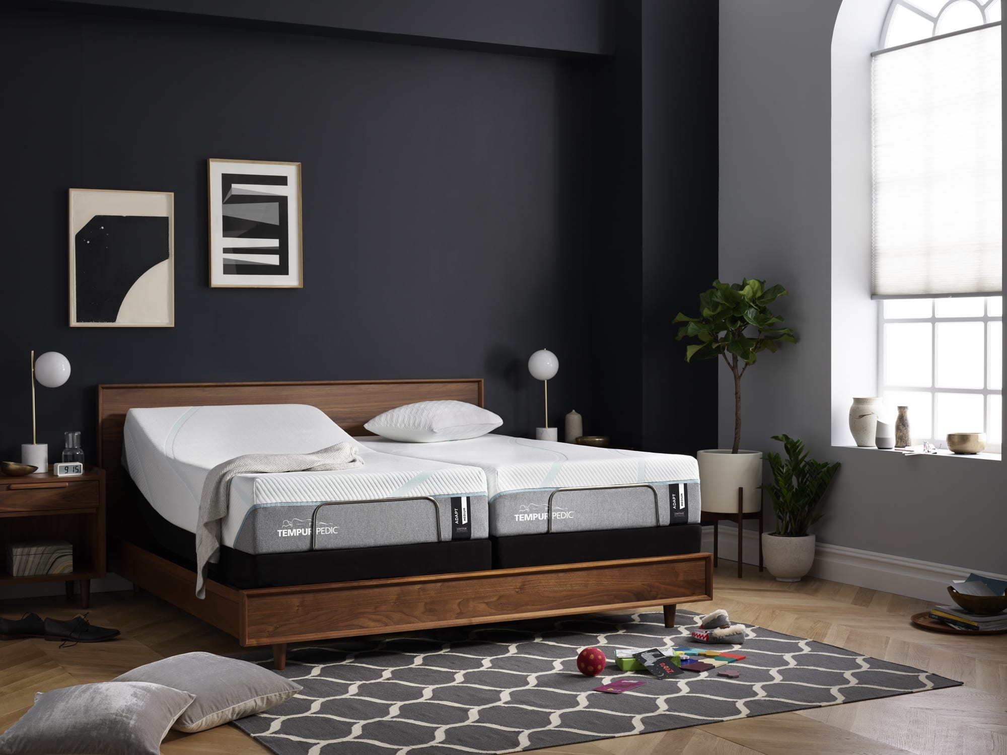 Split King Dual Adjustable Bed in a bedroom