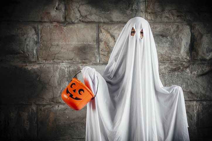 Ghost bed sheet costume