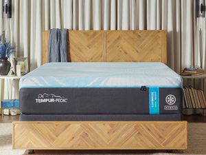 TEMPUR-LUXEbreeze 2.0 Medium Hybrid Mattress in bedroom