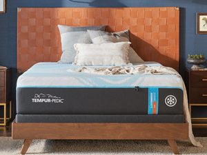 TEMPUR-LUXEbreeze 2.0 FIRM Mattress front view